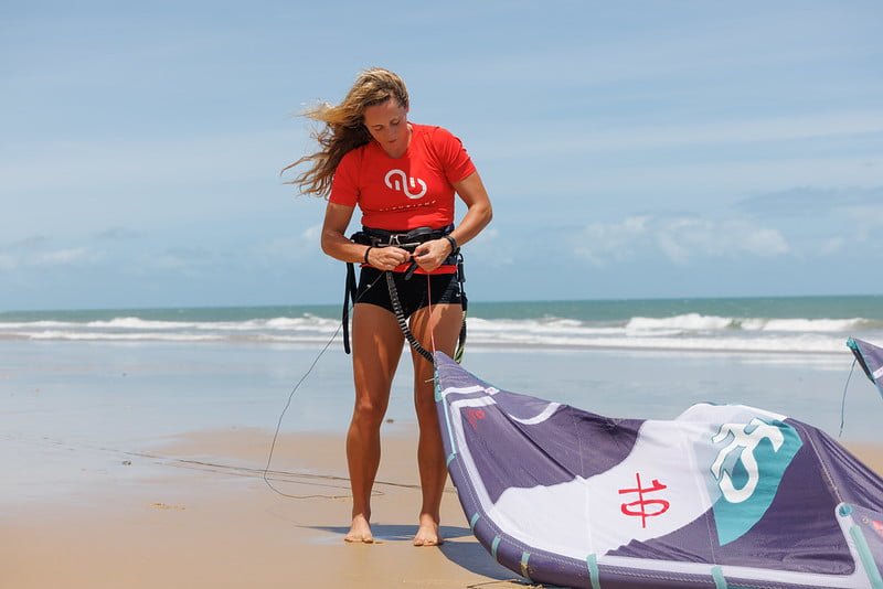 APRENDER KITESURF POR TU CUENTA O EN UNA ESCUEL-CAPITÁN KITE TARIFA