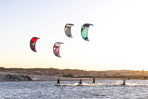 MATERIAL-NECESARIO-PARA-PRACTICAR-KITESURF-ESCUELA-DE-KITESURF-CAPITAN-KITE-TARIFA-EQUIPMENT NECESSARY TO PRACTICE KITESURFING